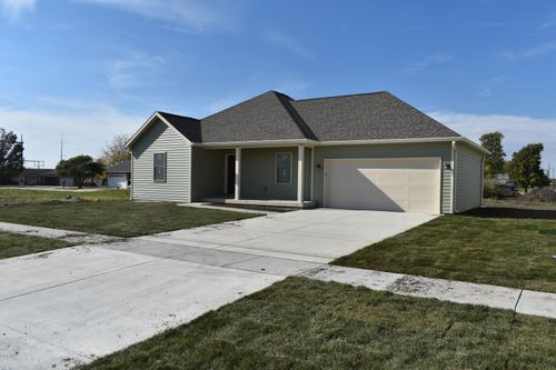 210 S Oak St, El Paso, IL, 61738 | Card Image