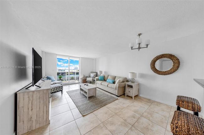 APT-602 - 7928 West Dr, Condo with 1 bedrooms, 1 bathrooms and null parking in North Bay Village FL | Image 8