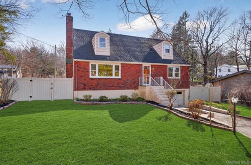 82 Taxter Rd, Irvington, NY, 10533-1036 | Card Image