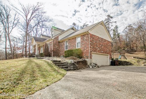 562 Peaceful Way, Shepherdsville, KY, 40165-7850 | Card Image