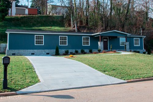 515 Greenwood Dr, Clinton, TN, 37716-3401 | Card Image