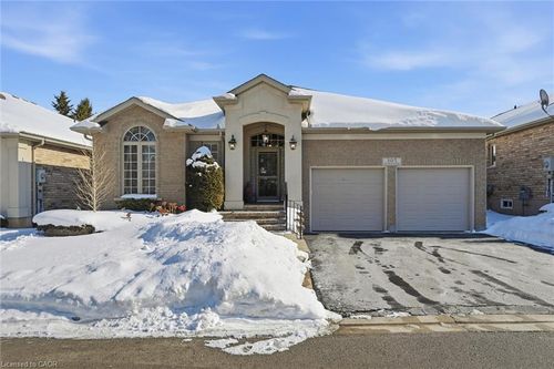 305 Southcote Road, Ancaster, ON, L9G5C4 | Card Image