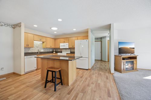 307 Circle View Dr, Dassel, MN, 55325-1075 | Card Image