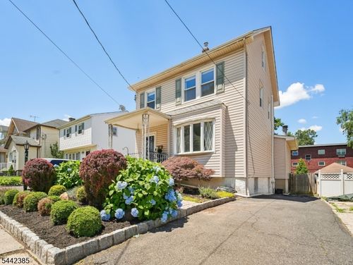 17 Princeton St, Nutley, NJ, 07110-3704 | Card Image