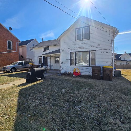 807 W Pleasant St, Freeport, IL, 61032-4926 | Card Image