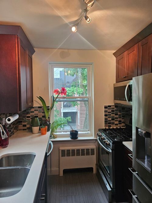 apt-3j-240 Central Ave, Lawrence, NY, 11559-1561 | Card Image