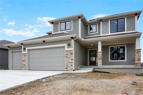 7080 Nw Forest Lakes Dr, Parkville, MO, 64152-1169 | Card Image