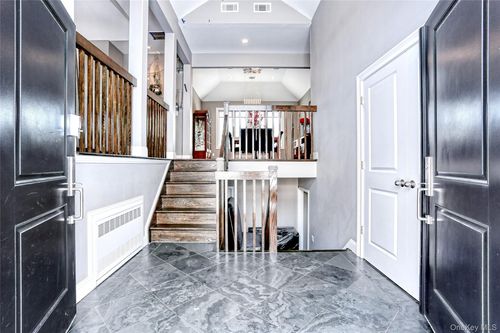 2 Greg Sikorsky Dr, Monsey, NY, 10952-1240 | Card Image