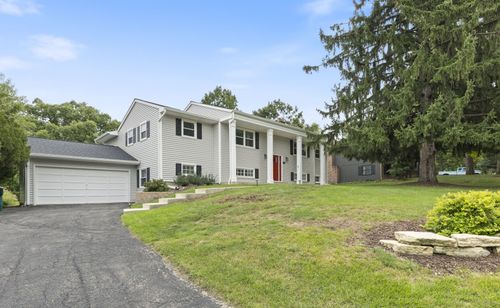 716 Woodland Hills Rd, Batavia, IL, 60510-3225 | Card Image
