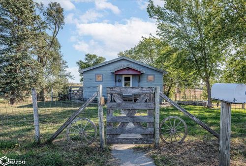 19433 420th St, Oakland, IA, 51560-4612 | Card Image