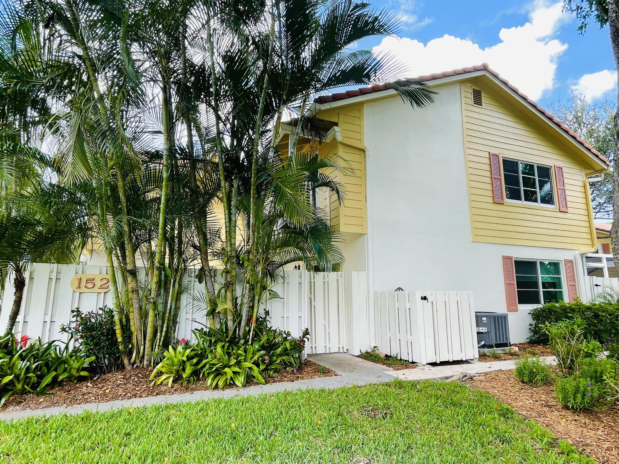 Seabreeze Cir, Jupiter, FL 33477