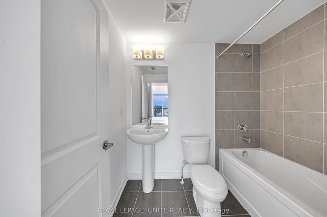 2 - 188 Angus Dr, Condo with 3 bedrooms, 2 bathrooms and null parking in Ajax ON | Image 22