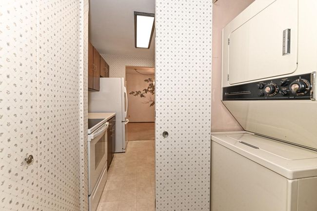 110 - 5200 S Tuckaway Boulevard, Condo with 2 bedrooms, 2 bathrooms and null parking in Greenfield WI | Image 12