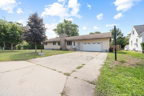 1147 E Byron Rd, Norton Shores, MI, 49441-5613 | Card Image