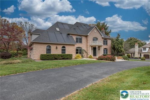 3685 Manor Rd, Bethlehem, PA, 18020-8609 | Card Image