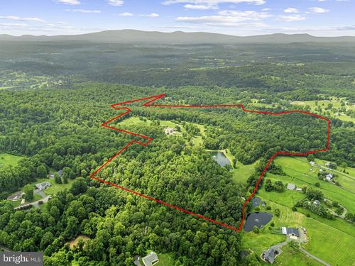 7484 Wilson Rd, WARRENTON, VA, 20186-7457 | Card Image