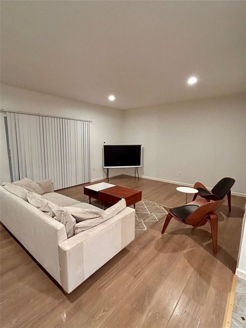 apt-140-12625 Memorial Dr, Houston, TX, 77024-4879 | Card Image
