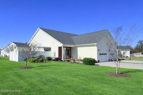 2050 Briarwood Dr, Kinston, NC, 28501-7261 | Card Image