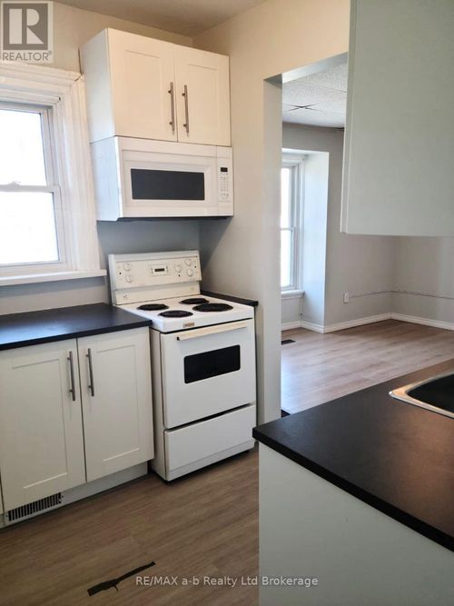 2-26 Stanley Street, London South (South F), ON, N6C1B1 | Card Image