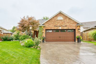 39 Graves Cres, House other with 3 bedrooms, 2 bathrooms and 6 parking in Saint Catharines ON | Image 3