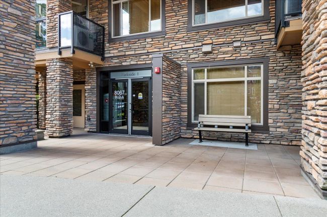 225 - 8067 207 Street, Condo with 2 bedrooms, 2 bathrooms and 2 parking in Langley BC | Image 3