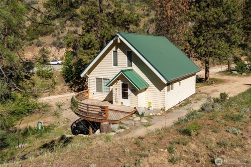 842 Cagle Gulch Rd, Chelan, WA, 98816-3425 | Card Image