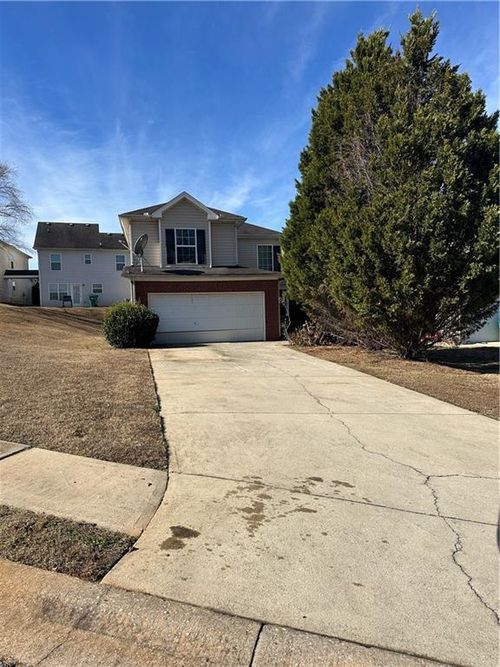 658 Carlton Pointe Dr, Palmetto, GA, 30268-2360 | Card Image