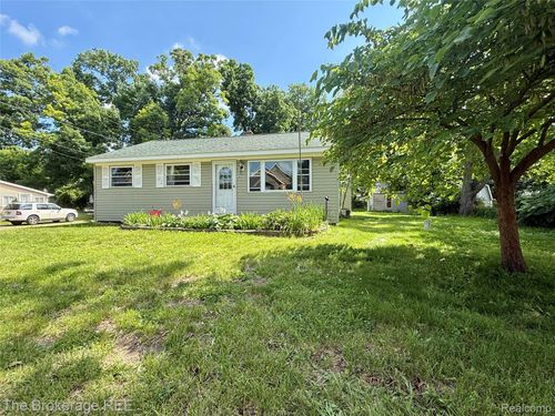 3657 Jackson Blvd, White Lake, MI, 48383-1443 | Card Image