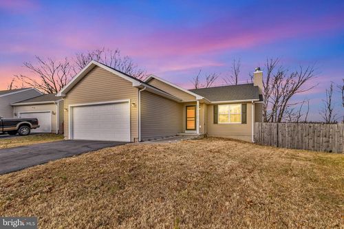 181 Ambrosia Ln, MARTINSBURG, WV, 25405-6951 | Card Image