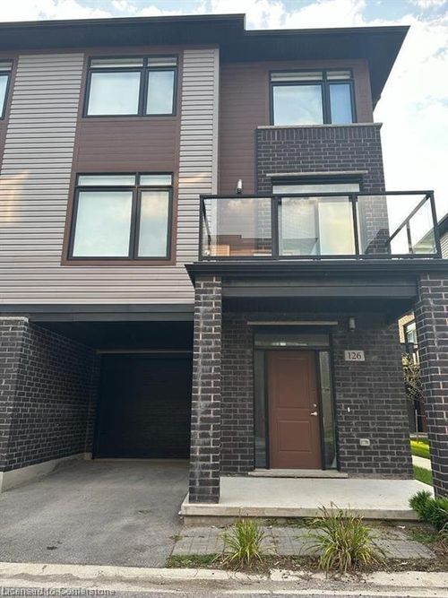 3260 Singleton Ave, London, ON, N6L0E7 | Card Image