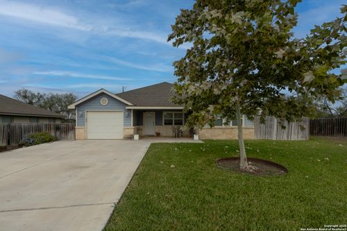 533 Indian Xing, Jourdanton, TX, 78026-4006 | Card Image