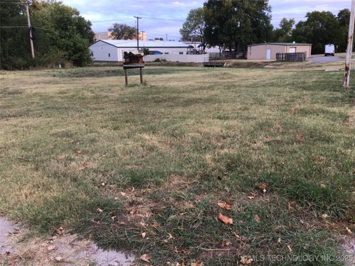 102 Elliott St, Pryor, OK, 74361-5408 | Card Image