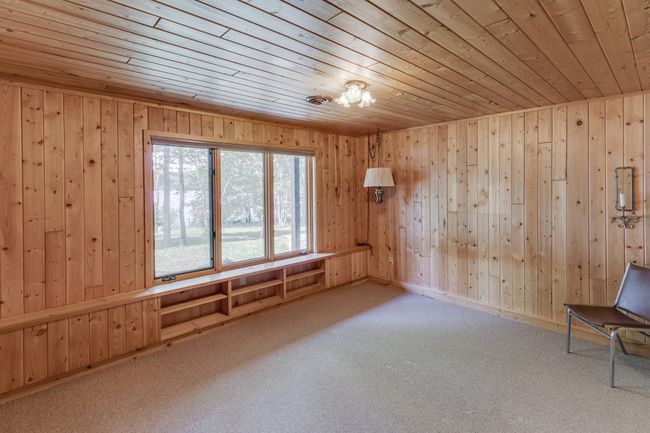 Lower level bedroom. | Image 31