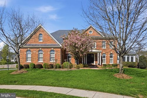 25770 Mayville Ct, CHANTILLY, VA, 20152-2584 | Card Image