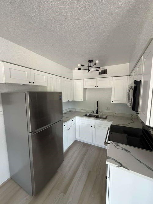 24-611 James St, Tomball, TX, 77375-4613 | Card Image