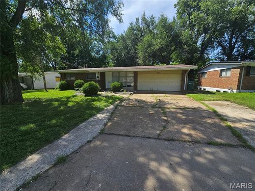 2365 Hallwood Drive, St Louis, MO, 63136 | Card Image