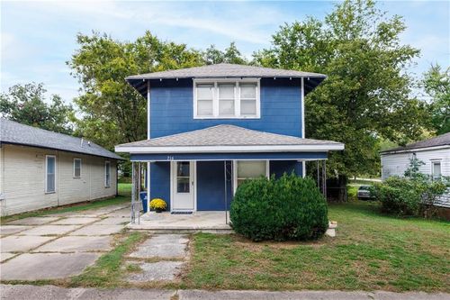 216 S 14th St, Independence, KS, 67301-3405 | Card Image