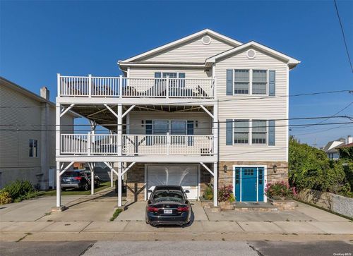17 Oswego Ave, East Atlantic Beach, NY, 11561-1016 | Card Image
