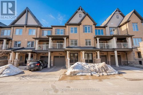 33 Amulet Way, Whitby (Rolling Acres), ON, L1R0R5 | Card Image