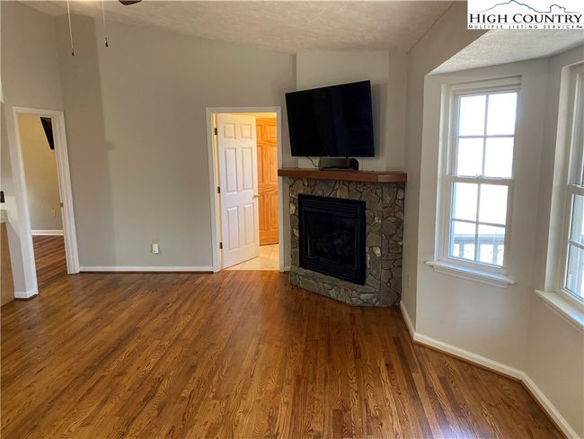 Fireplace | Image 4