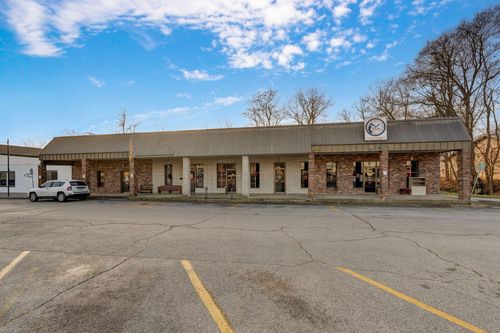 302 W Jackson St, Bolivar, MO, 65613-1931 | Card Image