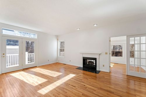 11-11 Maple Ridge Dr, Burlington, MA, 01803-4233 | Card Image