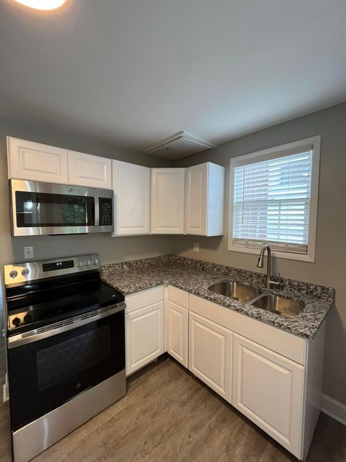 11 E Kelso Rd, Columbus, OH, 43202-2309 | Card Image