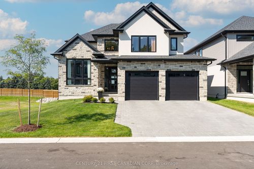 1-7966 Fallon Dr, Granton, ON, N0M1V0 | Card Image