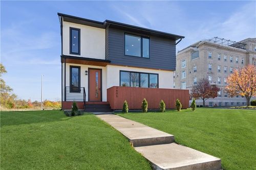 2605 W Paseo Blvd, Kansas City, MO, 64108-3013 | Card Image