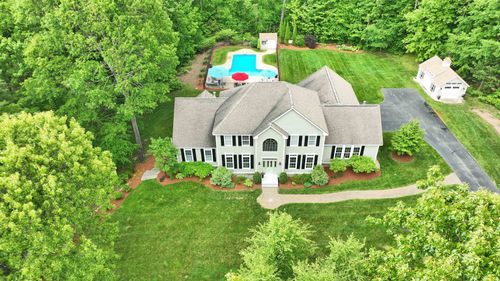 54 Pasture Rd, Auburn, NH, 03032-3343 | Card Image