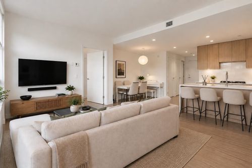 203-747 E 3rd Street, North Vancouver, BC, V7L1G8 | Card Image