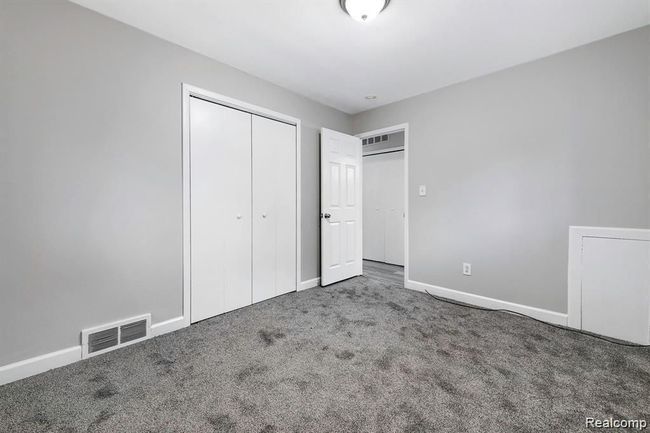 25536 Powers Ave, House other with 3 bedrooms, 1 bathrooms and null parking in Dearborn Heights MI | Image 9