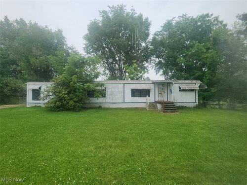 11291 East Avenue, Sandyville, OH, 44671 | Card Image