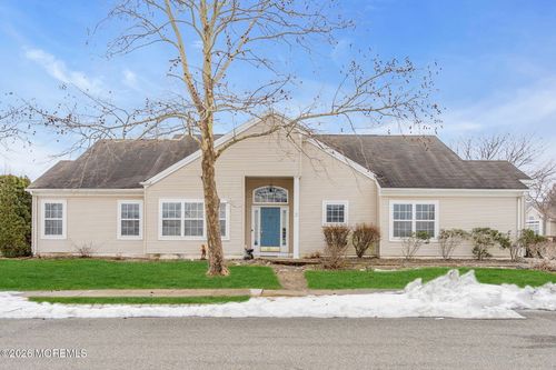 2 Chambord Ct, Manchester, NJ, 08759-6153 | Card Image